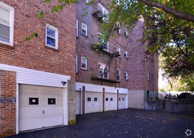 Building Photo - 34 Merritt Ave