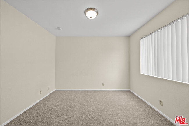 Building Photo - 417 N Alhambra Ave