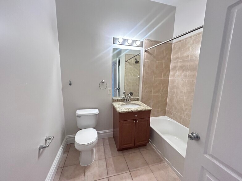 Building Photo - 1 John St