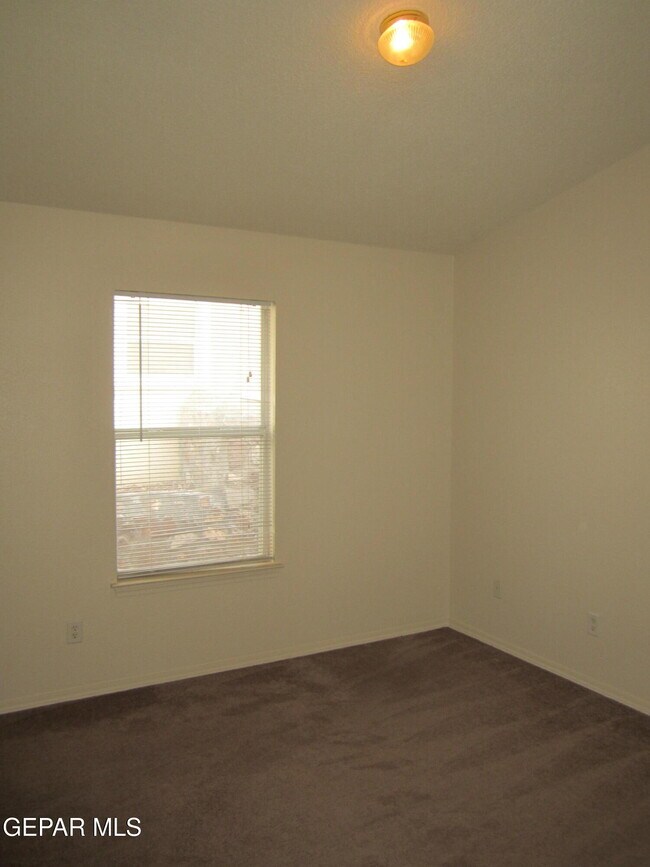 Building Photo - 6572 Dakota Ridge Dr