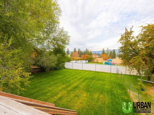 Building Photo - Mission Ave. 15313-15315 E