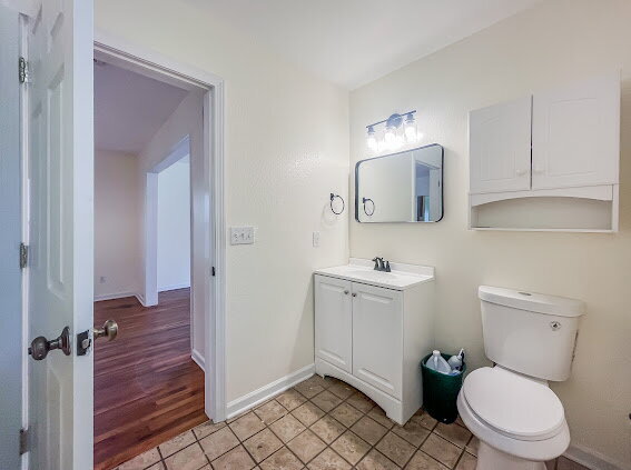 Building Photo - "Charming MIDTOWN 2-Bedroom Home with Glea...