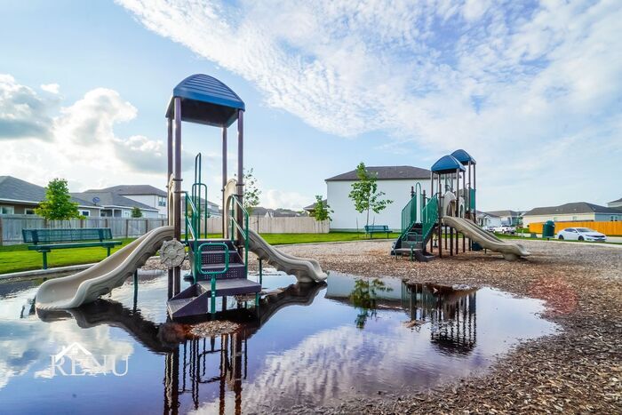 Building Photo - 5027 Firefly Hls