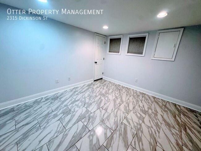 Building Photo - 2315 Dickinson St