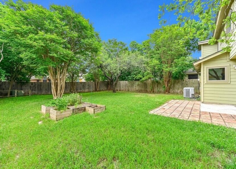 Building Photo - 12917 Meehan Dr