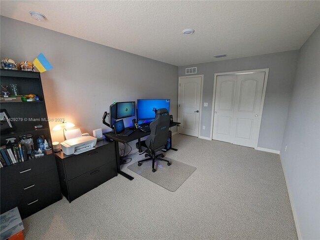 Building Photo - 9235 Freedom Hill Dr