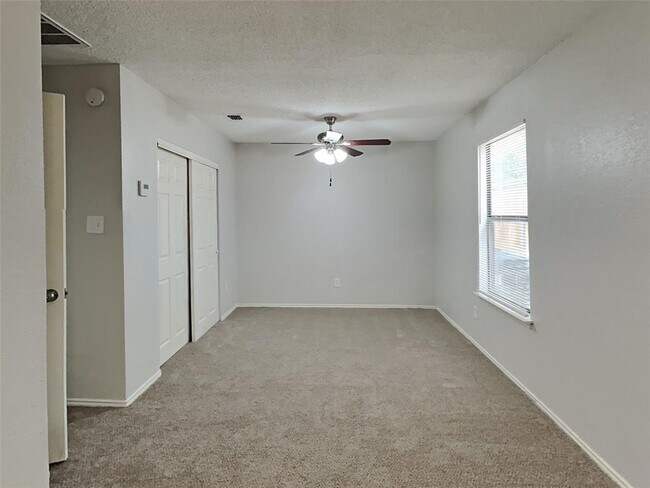 Building Photo - 1201 Hilburn Ct