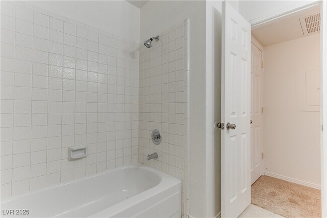Building Photo - 1607 Justin Ct