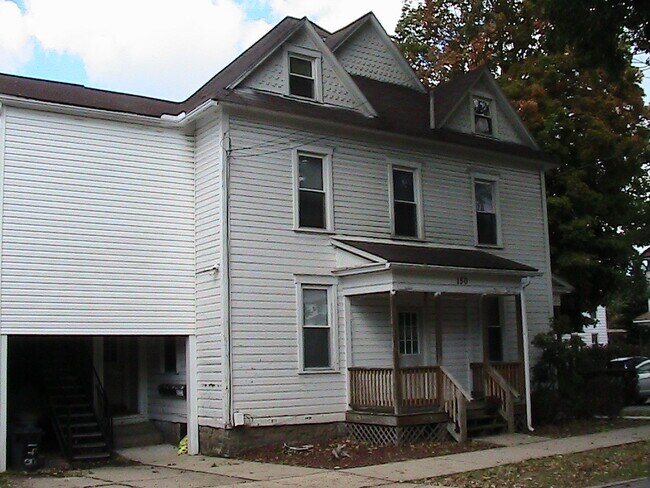 Building Photo - 146-150 N. 9th St