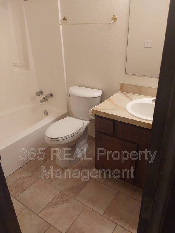 Building Photo - 909 44th Ave Ct