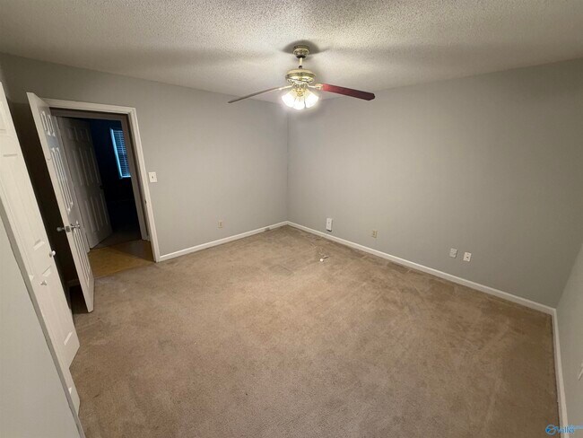 Building Photo - 15104 Balsam Dr SE