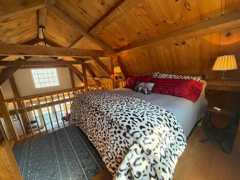 Building Photo - 300 Chestnut Hill Rd