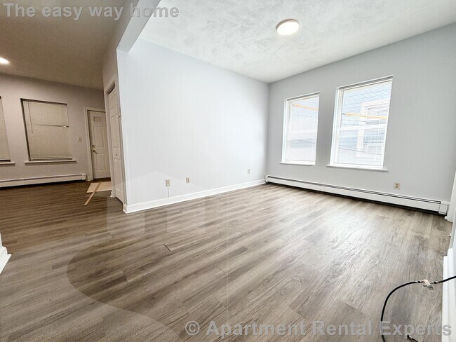 Building Photo - 122 Berkshire St