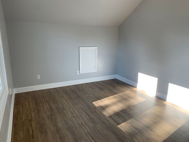 Building Photo - Charming Home with Large Backyard Near Rad...
