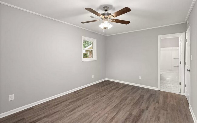 Building Photo - 426 Longleaf Dr