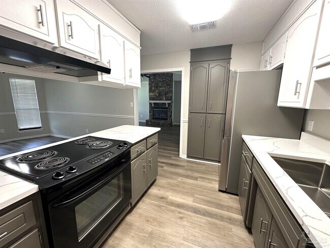 Building Photo - 10150 Candlestick Ln