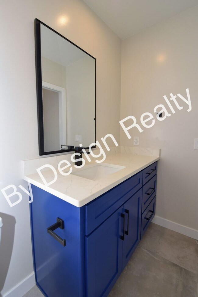 Building Photo - 3 Bed 3 Bath - Built in 2024 - 1/2 Mile to...