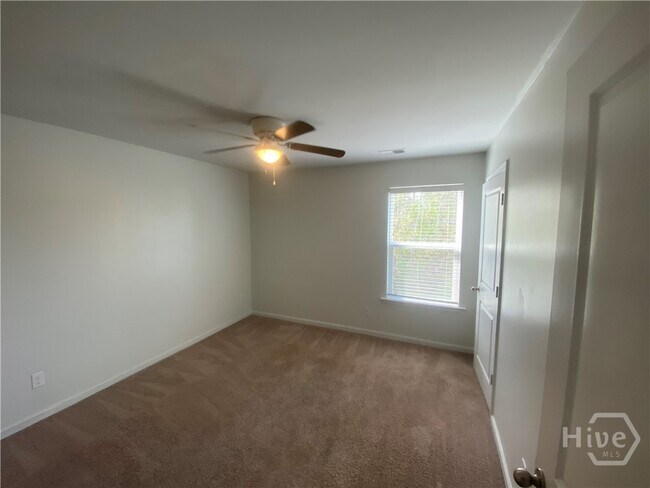 Building Photo - 654 Hogan Dr