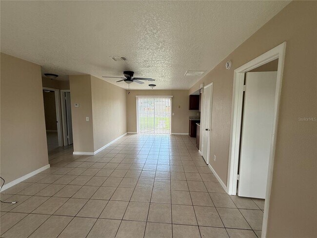 Building Photo - 133 Alderwood Dr