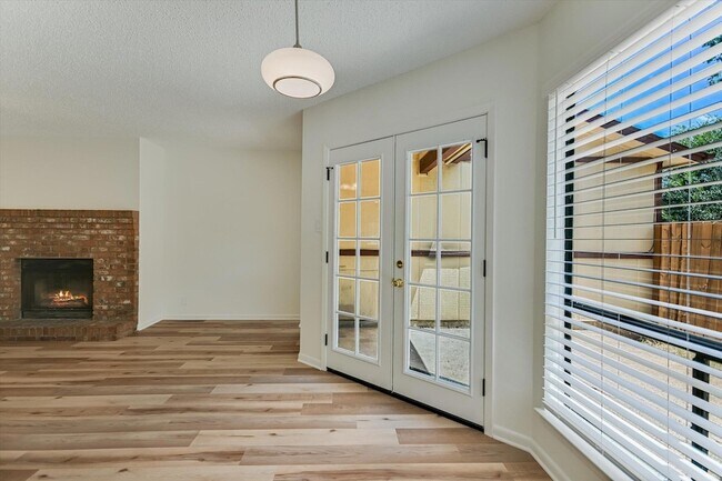 Building Photo - 6103 Hill Forest Dr