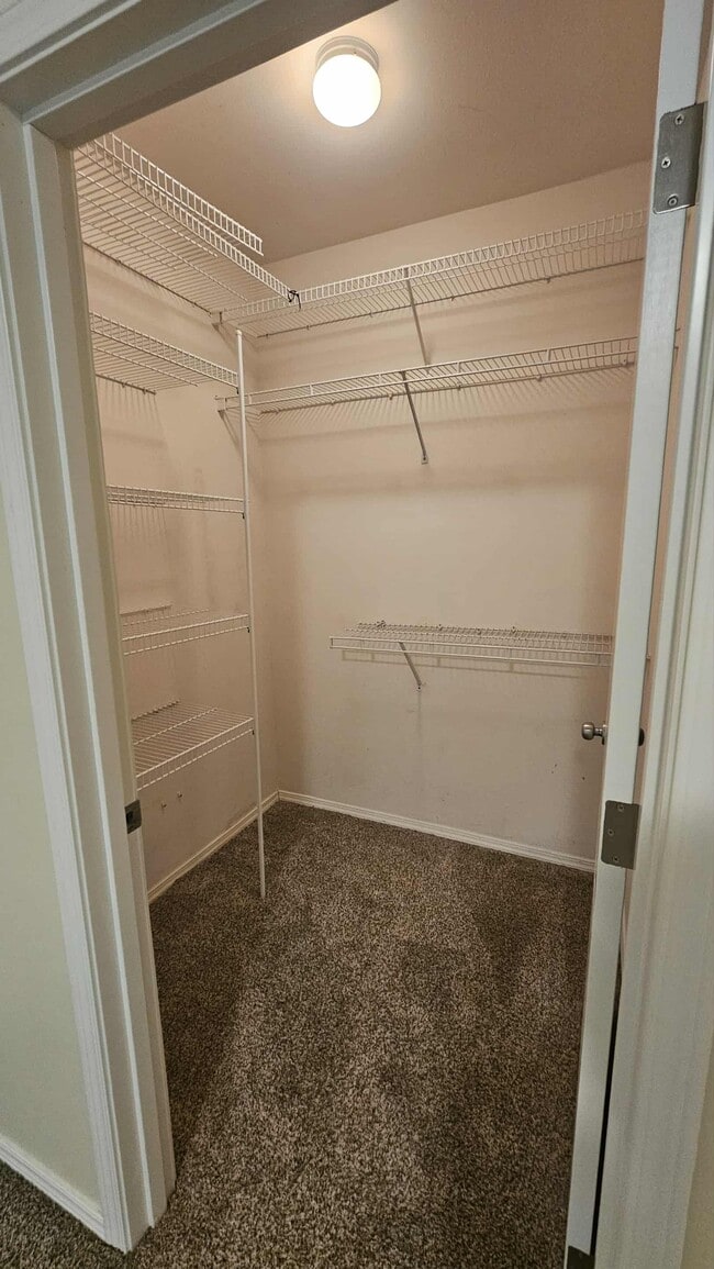 Building Photo - 2127 Hammond Ave