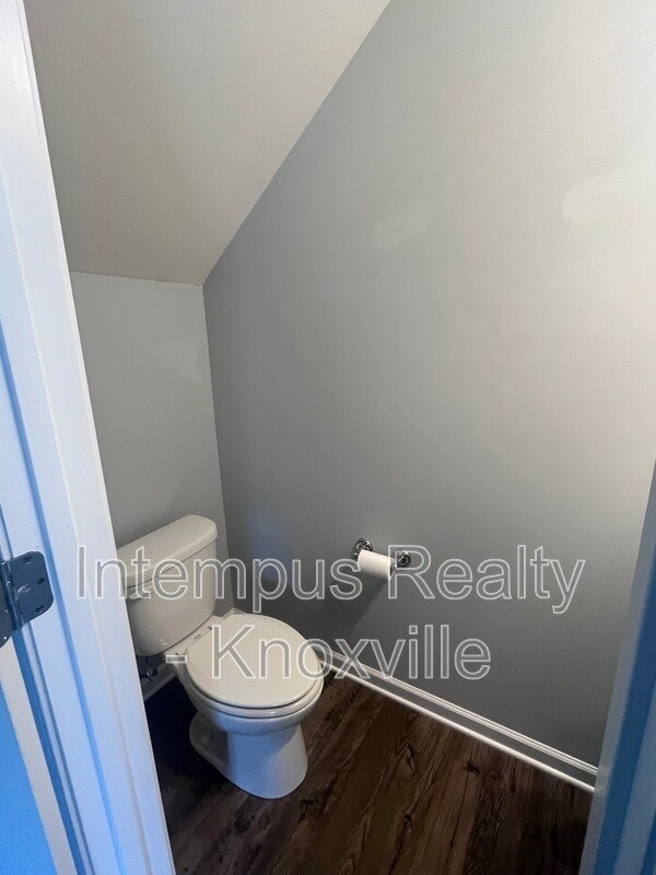 Building Photo - 5469 Calvert Ln