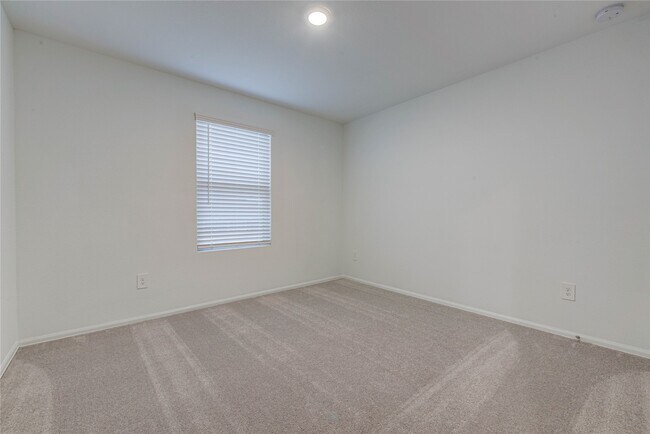 Building Photo - 310 Birch Blossom Path