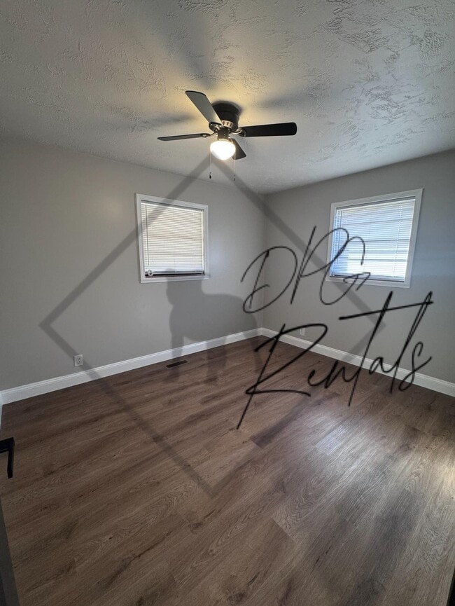 Building Photo - 135 Rhea Dr