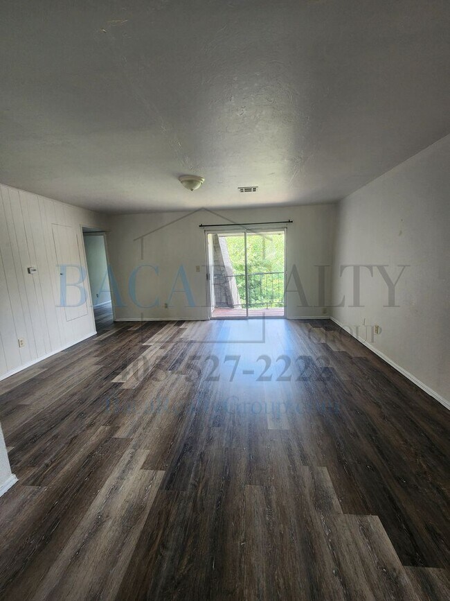 Building Photo - Spacious 2 bedroom 1 bath in Norman!