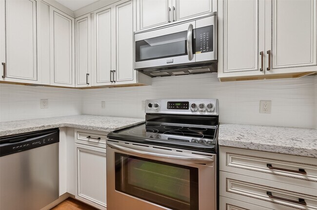 Building Photo - 11711 Memorial Dr