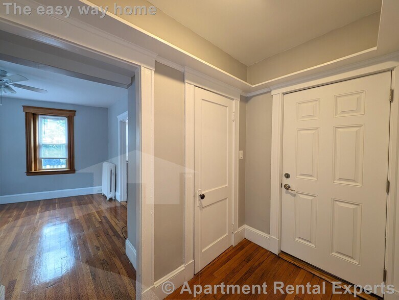 Building Photo - 99 Hancock St