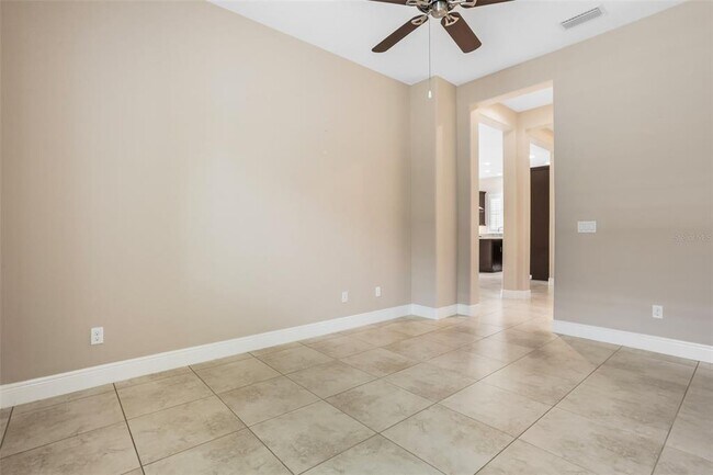 Building Photo - 290 Silver Maple Rd