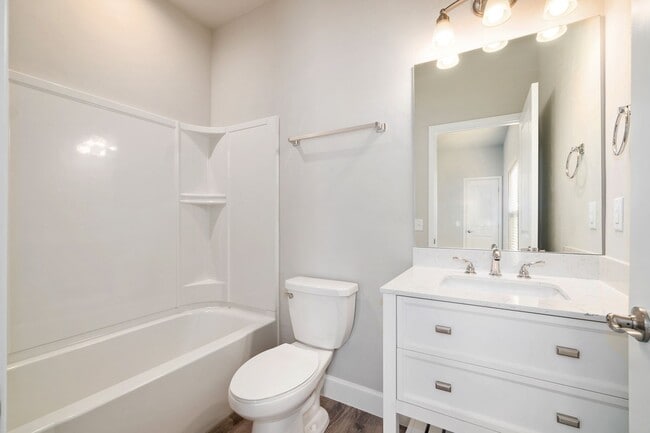 Building Photo - The Reef - 4 Bedroom, 4 Bathroom Townhouse