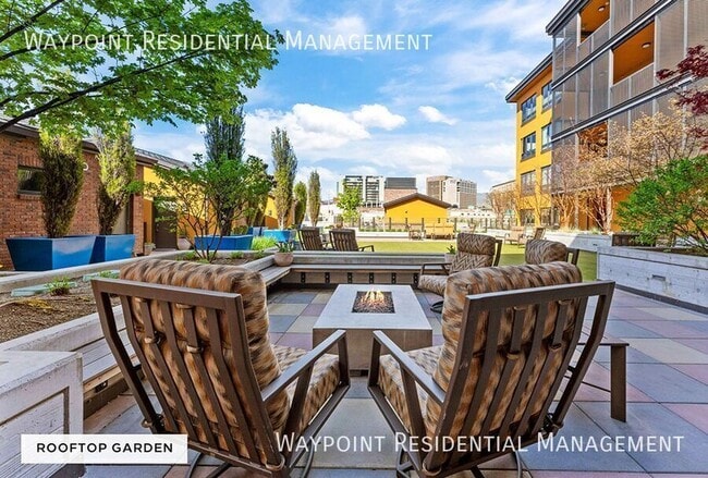 Building Photo - 611 S 8th St