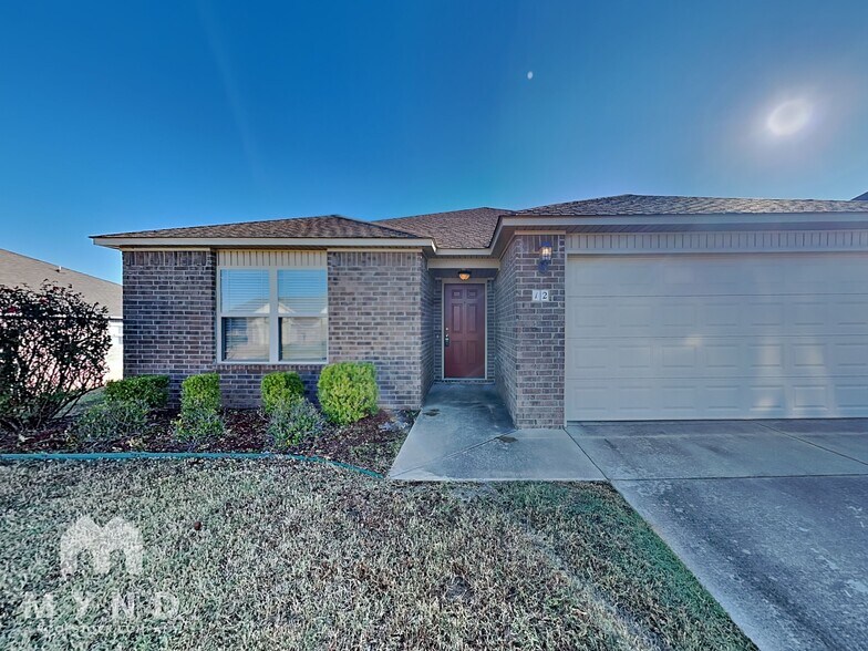 Building Photo - 12 Bristol Dr