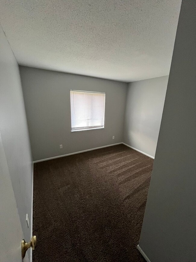 Building Photo - 2 Bedroom Apartment in Butler!!!