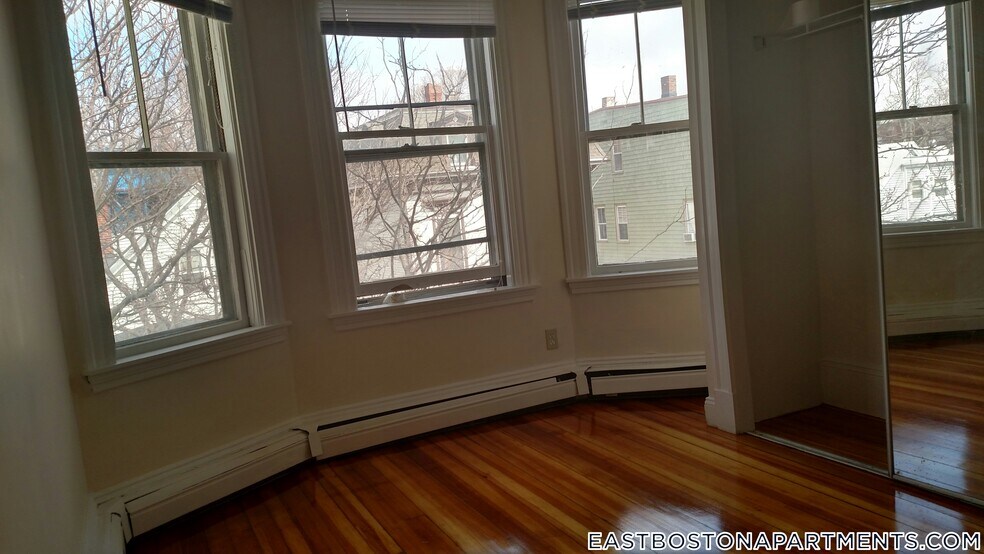 Building Photo - 119 Lexington St