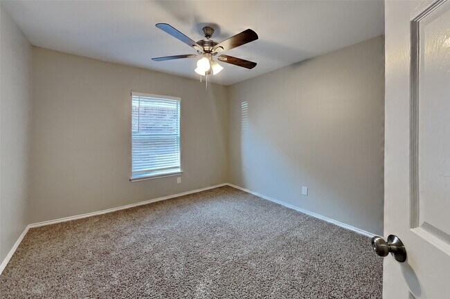 Building Photo - 26873 Manor Falls Dr