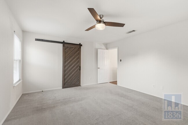 Building Photo - 7508 Elderberry Dr