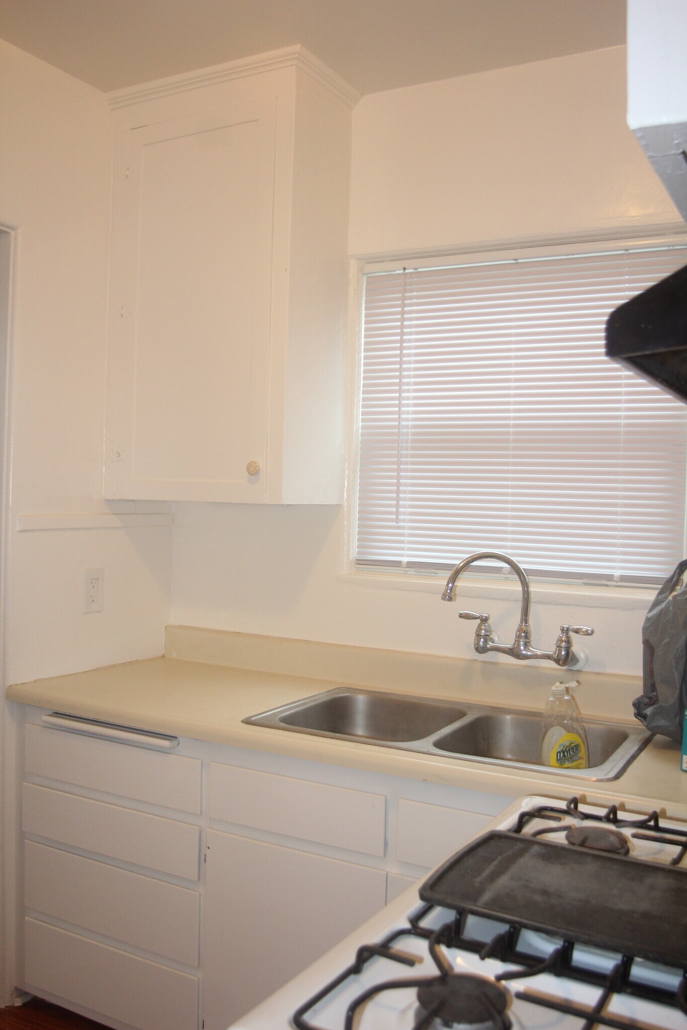 Building Photo - 911 S Marguerita Ave