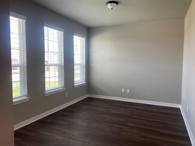 Building Photo - 3 BEDROOM, PLUS OFFICE, BELTON ISD