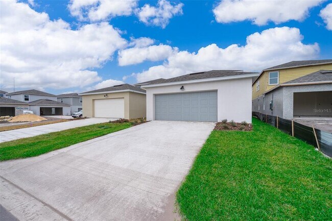 Building Photo - 1941 Summer Serenity Dr