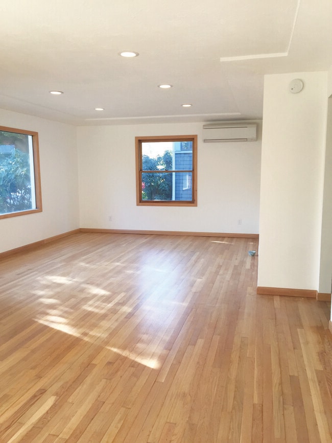 Living Room - 6205 NE 30th Ave