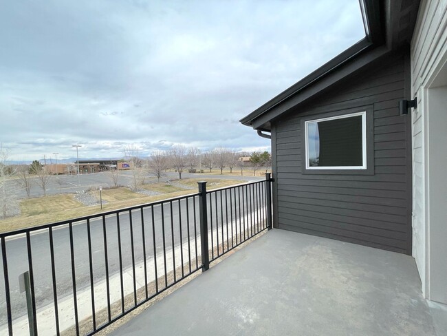 Building Photo - Bright 3br Townhome (New Build)