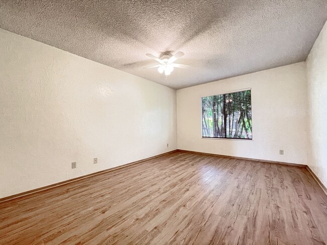 Building Photo - Pet Friendly Aiea Townhouse