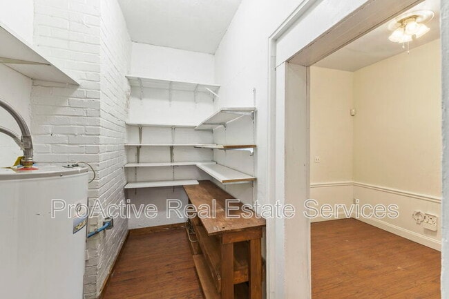 Building Photo - 1018 Wolcott Ave