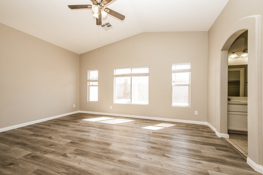 Building Photo - 4850 Drifting Pebble St