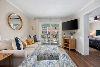 Building Photo - 824 N Waccamaw Dr