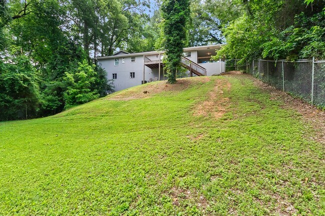 Building Photo - 3 Hickory Ln
