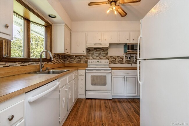 Building Photo - 26 Whitman Ave